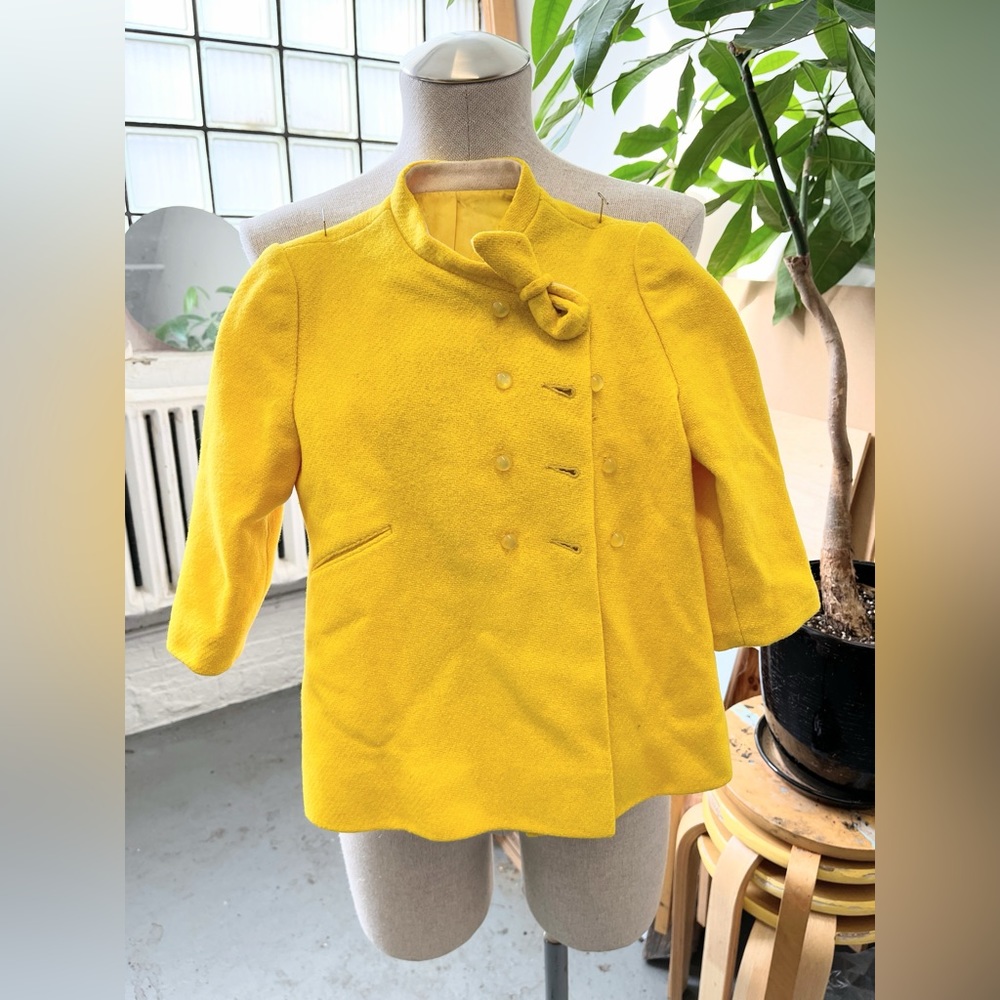 FREE w/ bundle! Vintage canary-colored 1960s girl's coat 💛🌼🐥💛